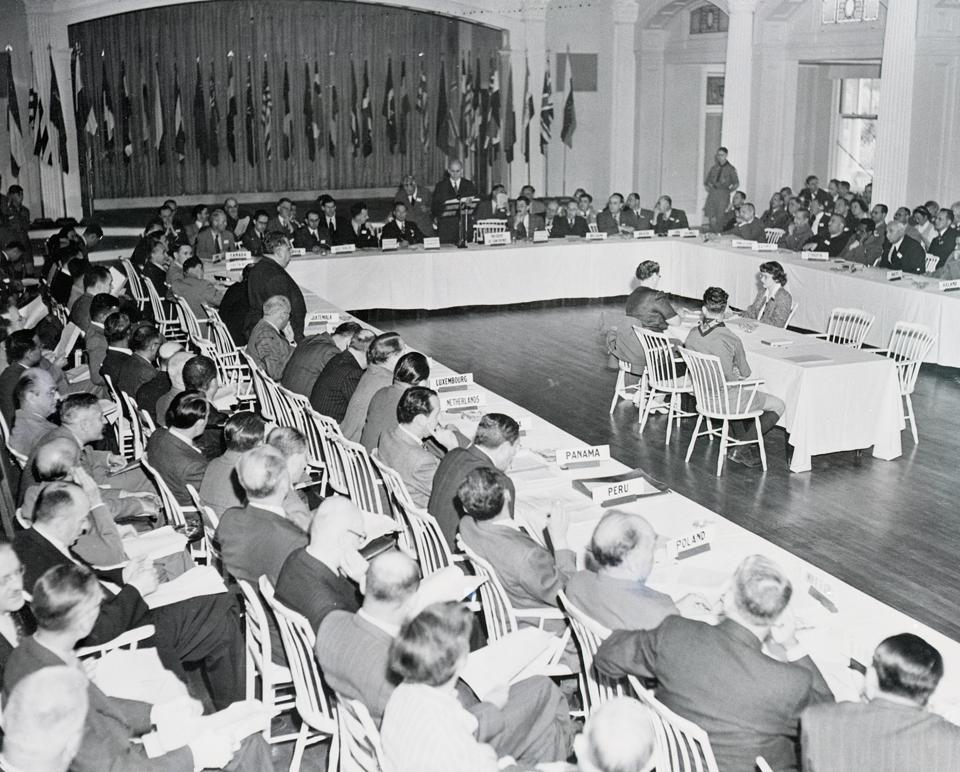 Bretton Woods System and 1944 Agreement