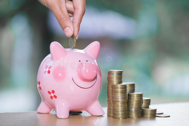 25 Best Tips To Save Money On Daily Basis